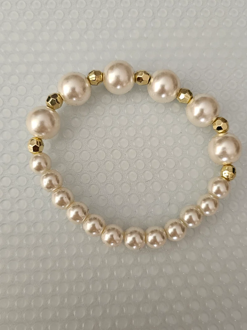 Bracelet a perle blanc et doré