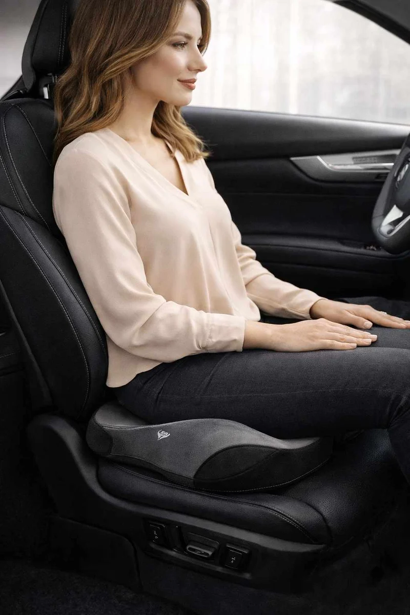 Coussin pour hémorroïdes en voiture gris !