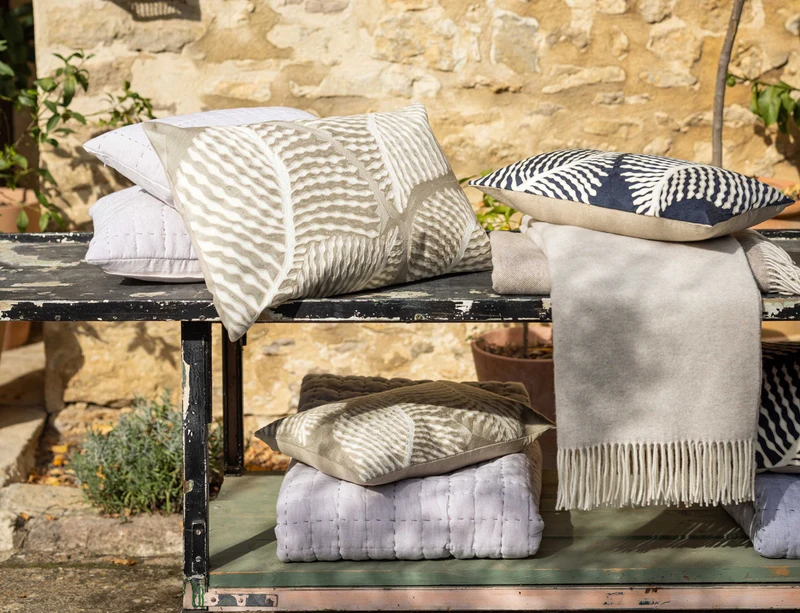 Coussin Coton brodé - FLORA Galet
