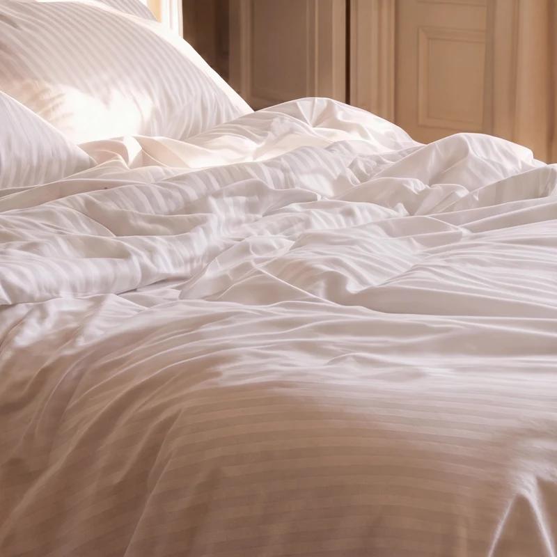 Parure de lit satin premium - Rayures satinées
