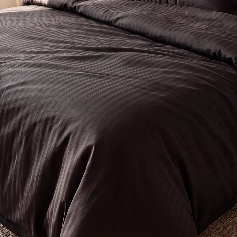 Parure de lit satin premium - Rayures satinées