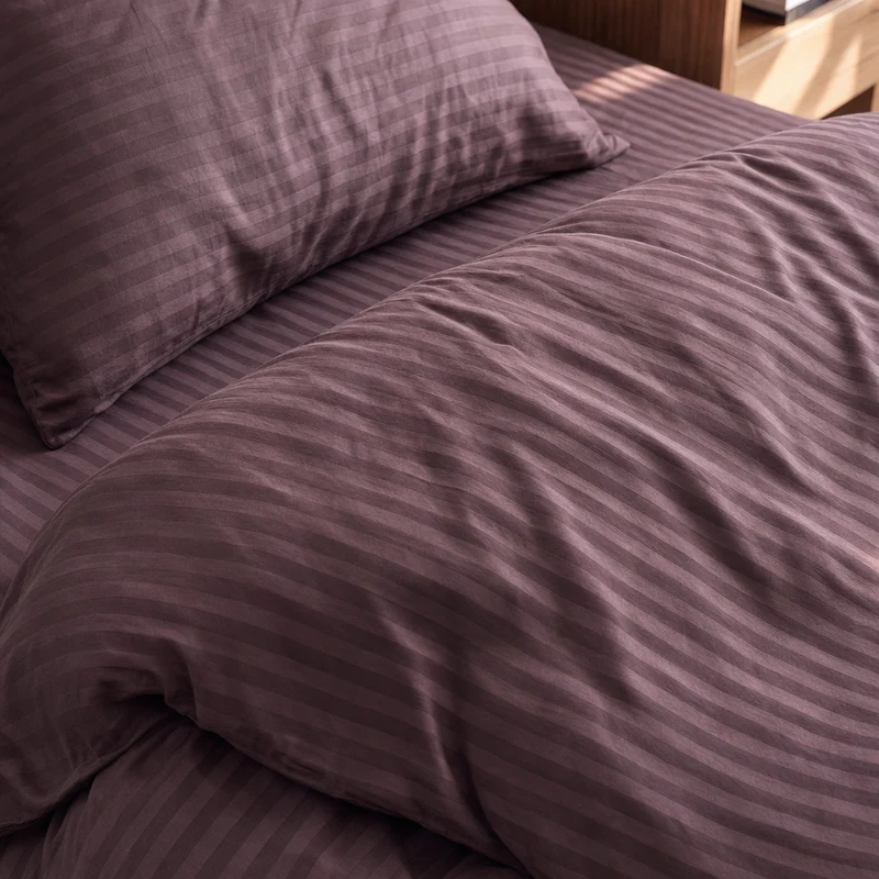 Parure de lit satin premium - Rayures satinées