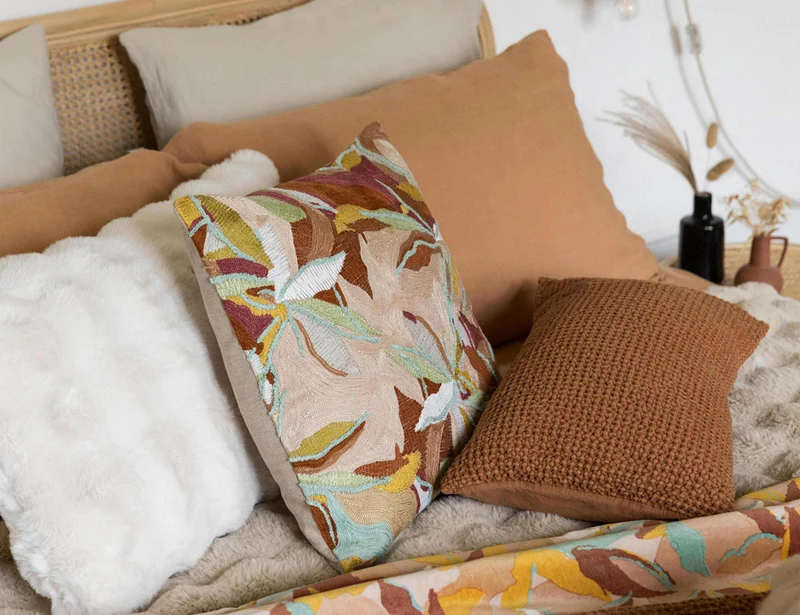 Coussin brodé ALINA Dragée - Vivaraise